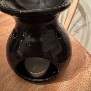 Elegant Black Ceramic Oil Warmer